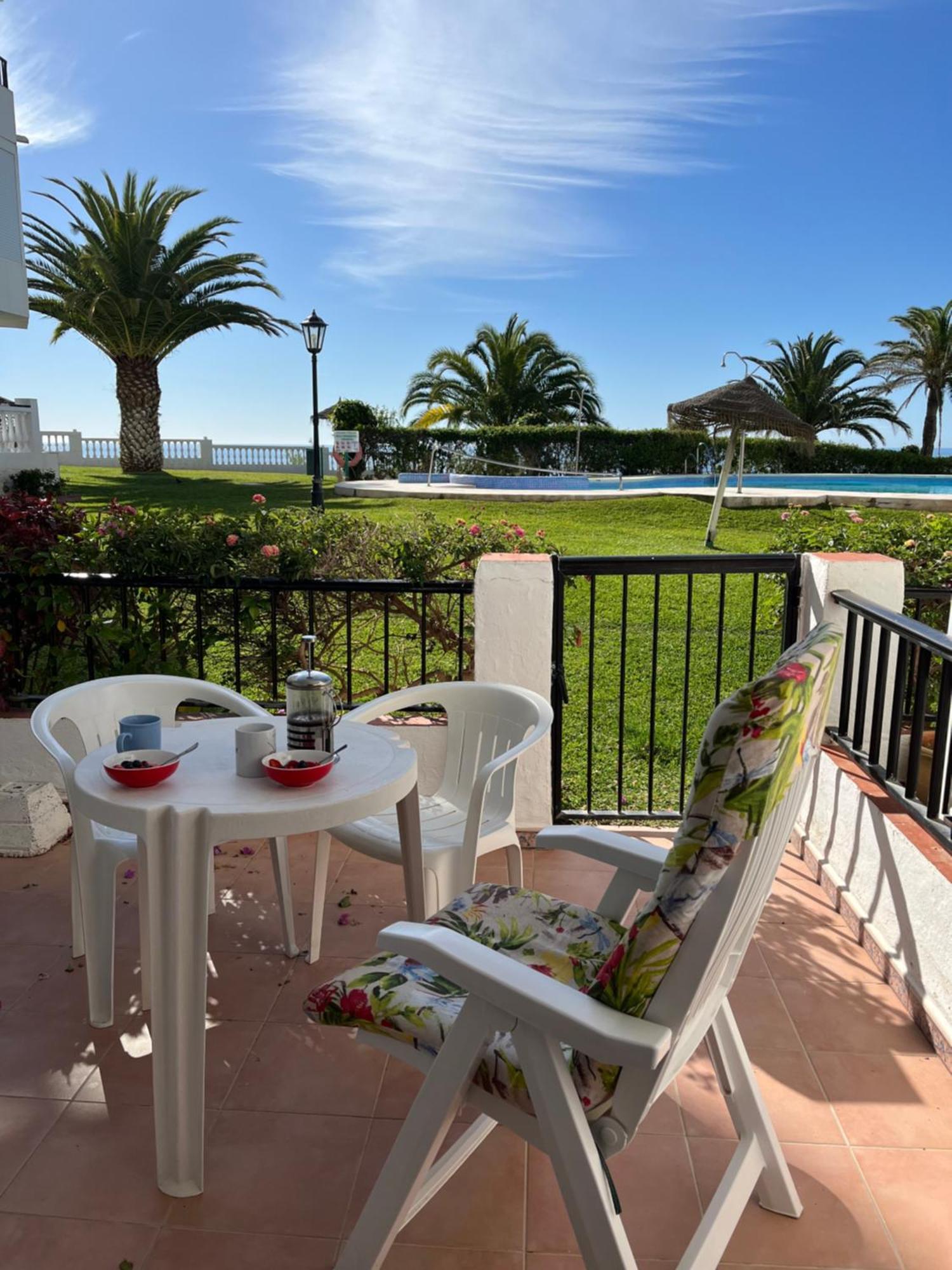 Sea & Pool View Garden Apartment Las Palmeras 네르하 외부 사진